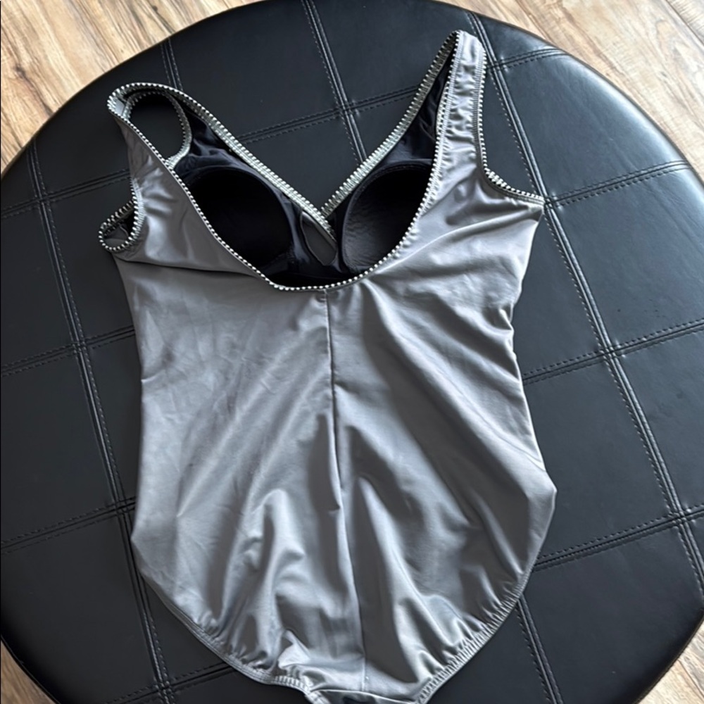 Miraclesuit Horizon one piece swimsuit size 12 - Picture 2 of 3